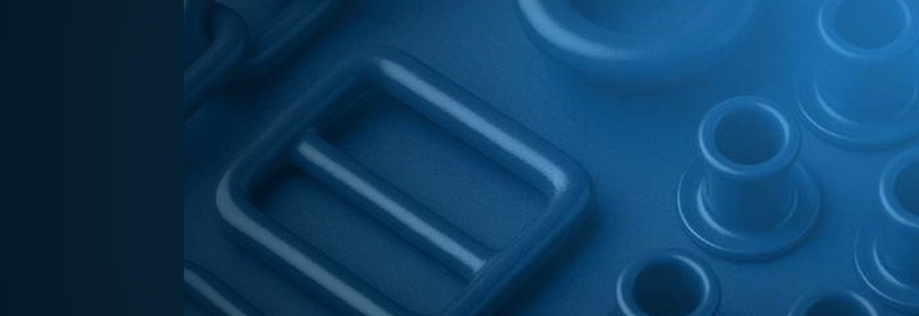 Peças industriais e correntes com acabamento azul